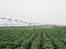 喷灌设备推进全区高效节水灌溉农业的发展