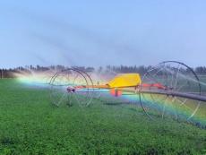 多畦田种植采取浸润节水喷灌设备