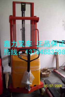 東莞半電動(dòng)堆高機(jī)手推電升上貨叉車寮步叉車