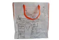 纸袋的设计为商场提供方便